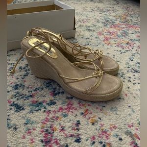 Steve Madden Gold Lace Up Espadrille Wedge Sandals, Size 7.5
